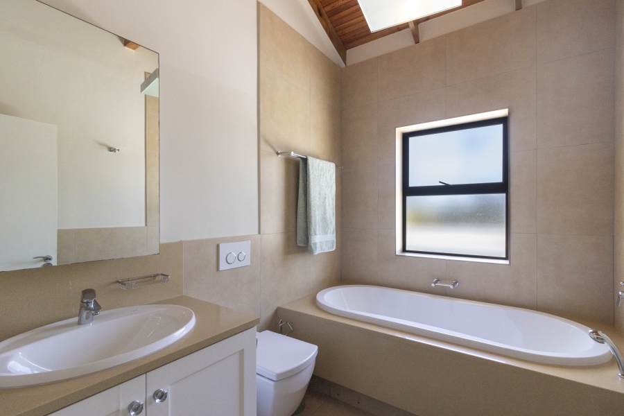 5 Bedroom Property for Sale in Royal Alfred Marina Eastern Cape